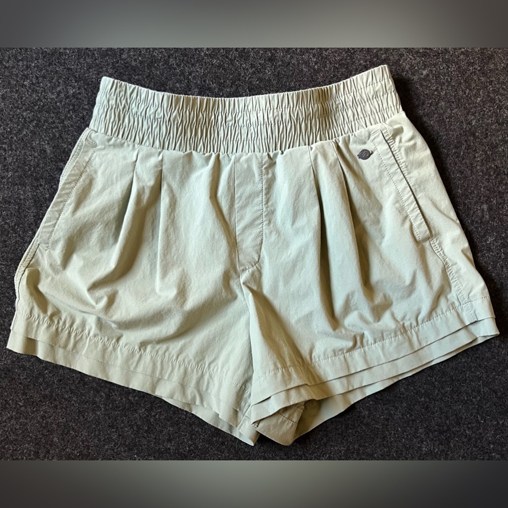 CALIA by Carrie Underwood Journey High-Rise Double Layer Hem Shorts Women’s M